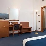 Lhp Palace & Hotel
