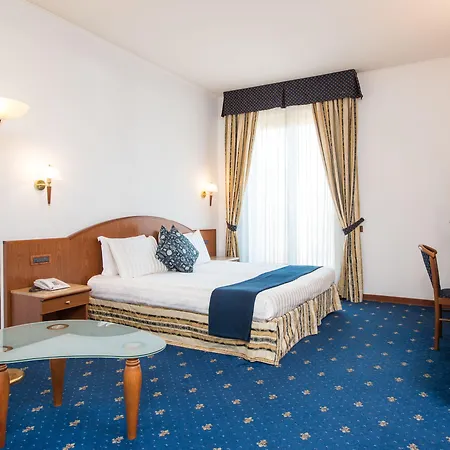 Lhp Palace & Hotel 5*