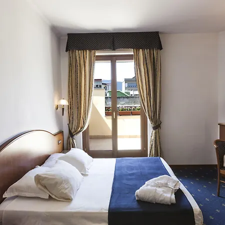 Hotel Lhp Palace & Neapel