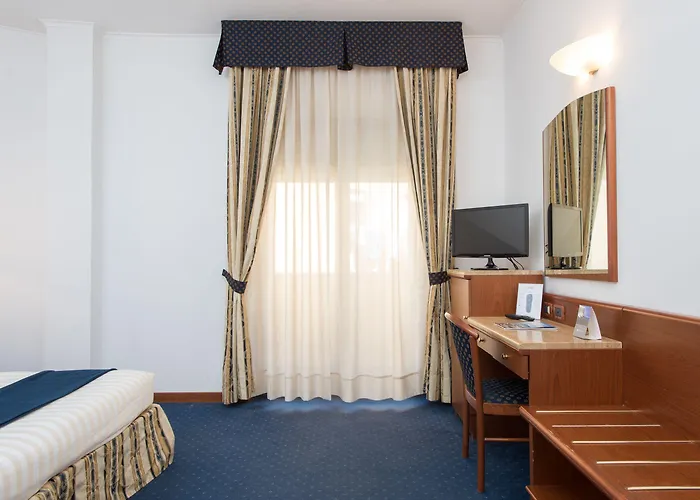 Hotel Lhp Palace & Naples