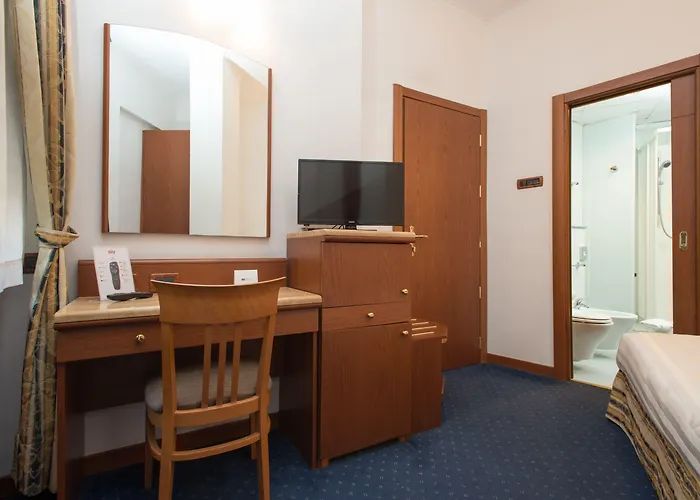 Hotel Lhp Palace & Naples