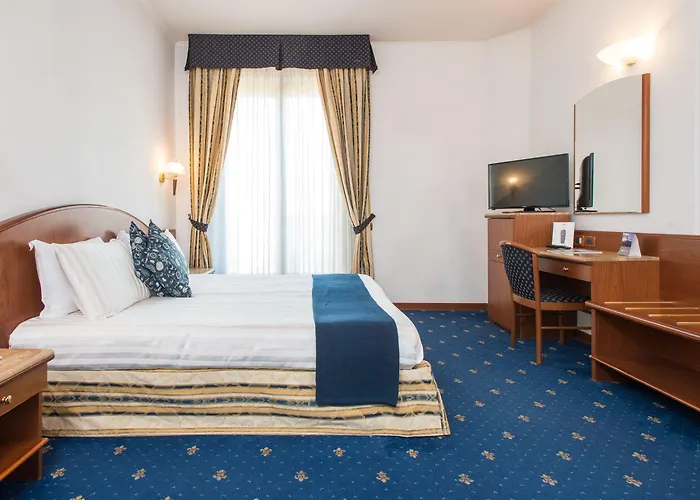 Lhp Palace & Hotel Naples