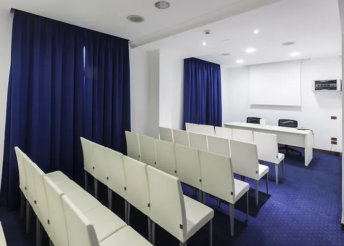 Lhp Palace & 5* Naples