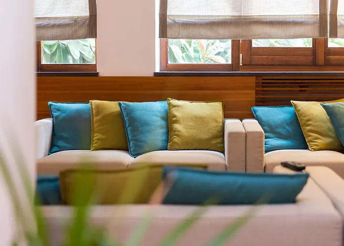 Lhp Palace & Hotel 5*