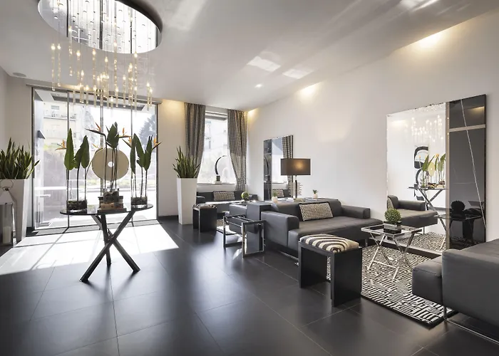 מלון Lhp Palace &